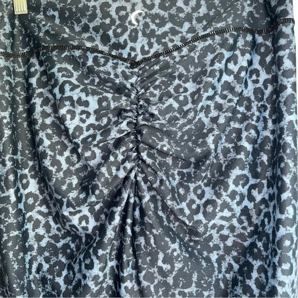 ZYIA Stone Leopard Scrunchy Light N Luxe Leggings - Picture 6 of 10